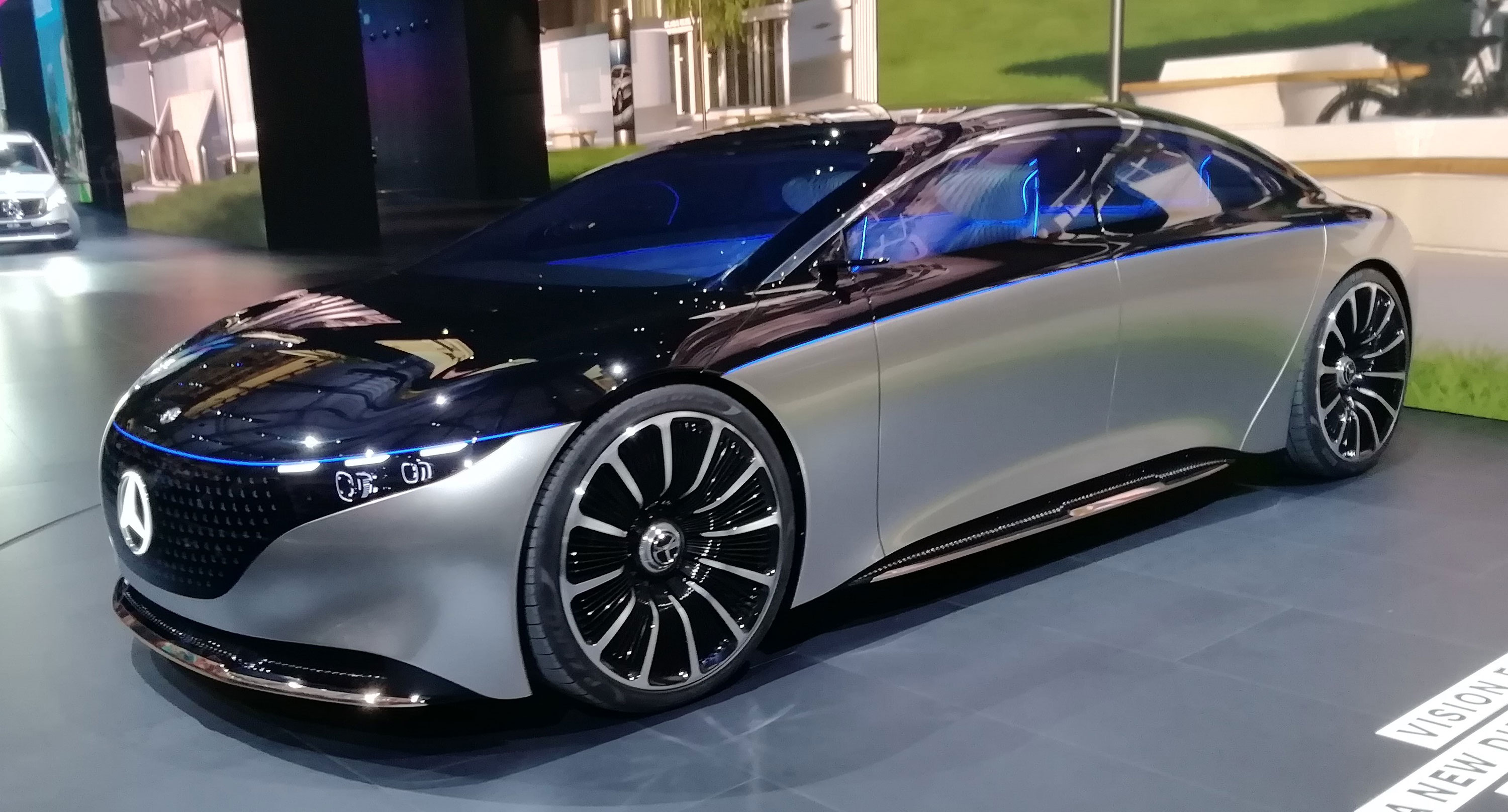 Mercedes Benz VISION EQS 01