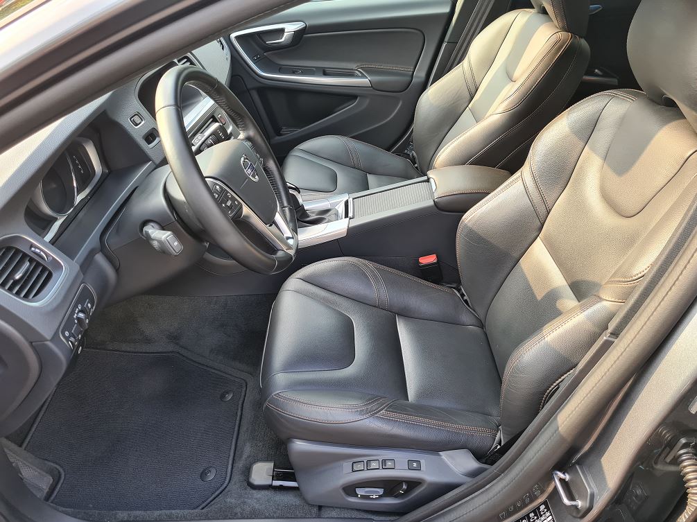 Vergleich Volvo XC40 vs v60 02