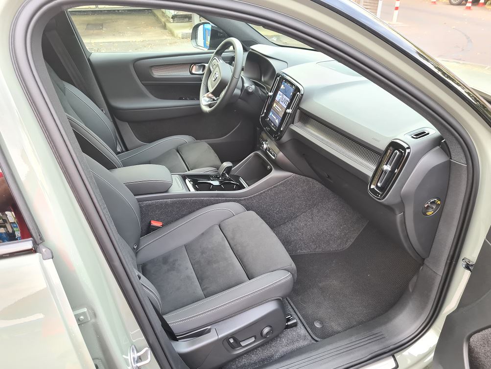 Vergleich Volvo XC40 vs v60 03