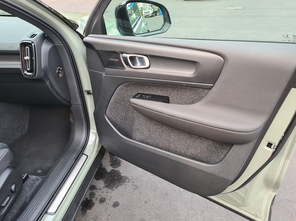 Vergleich Volvo XC40 vs v60 05