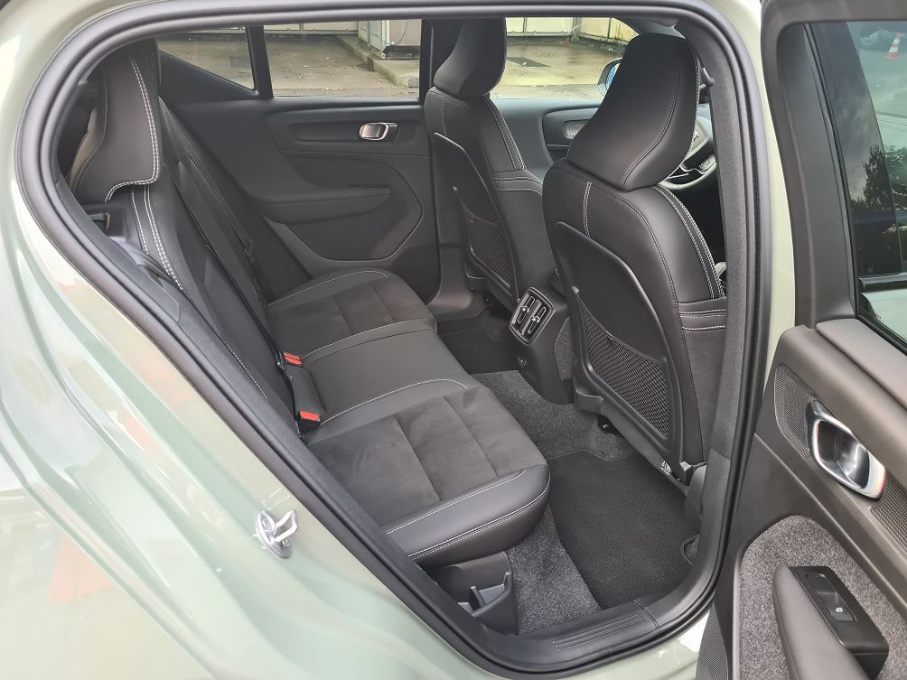 Vergleich Volvo XC40 vs v60 07