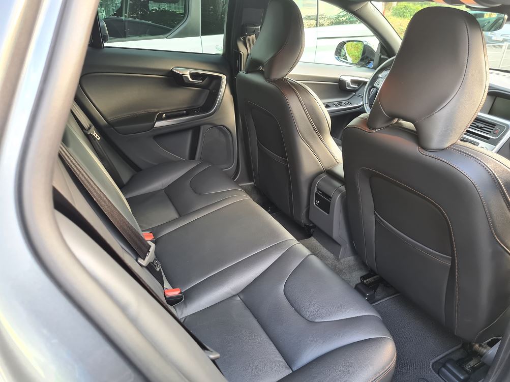 Vergleich Volvo XC40 vs v60 08