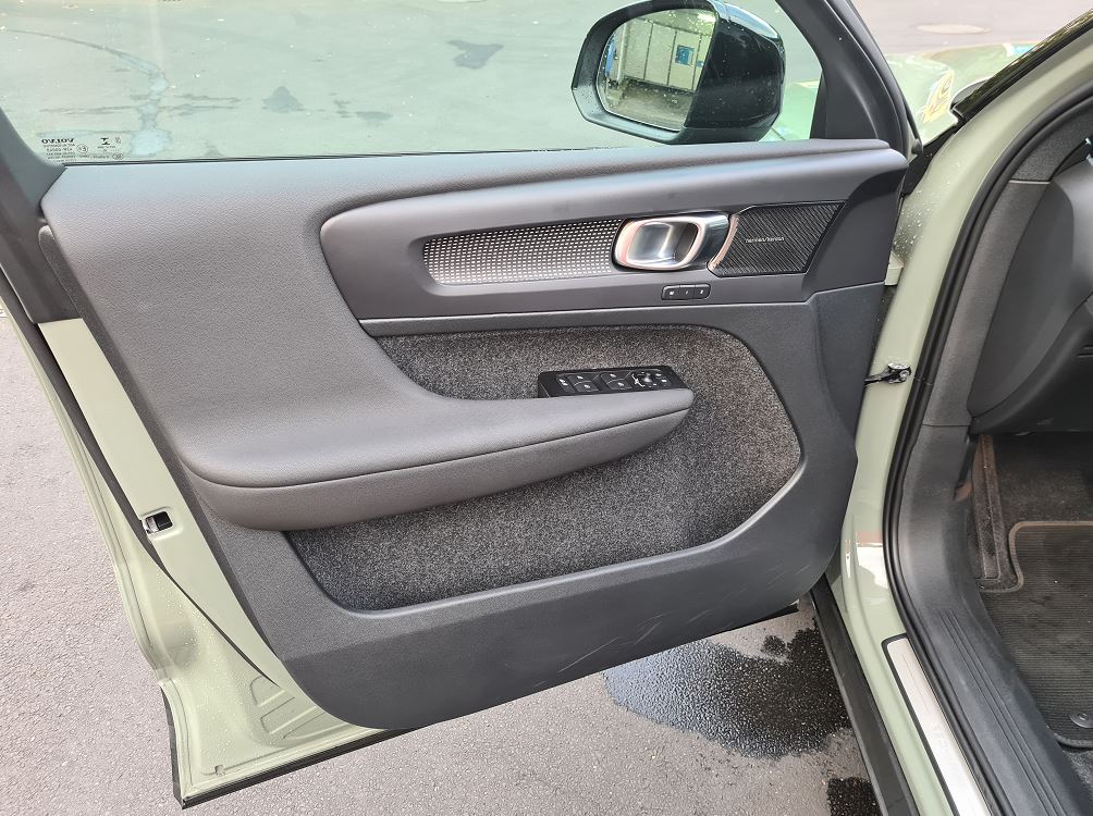 Vergleich Volvo XC40 vs v60 09