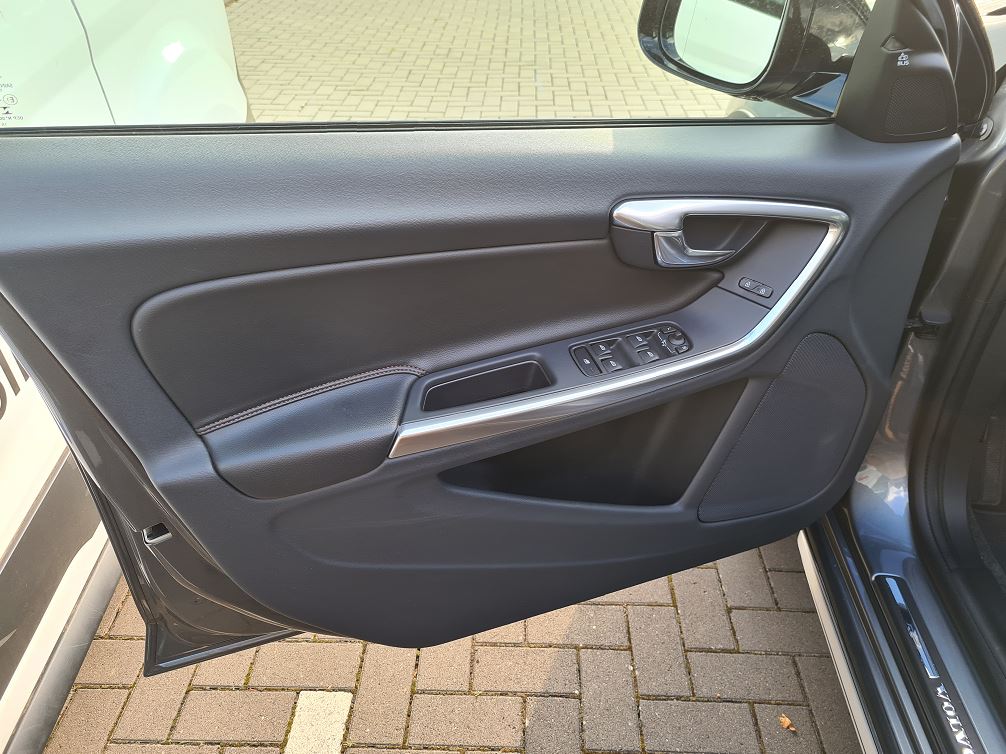 Vergleich Volvo XC40 vs v60 10